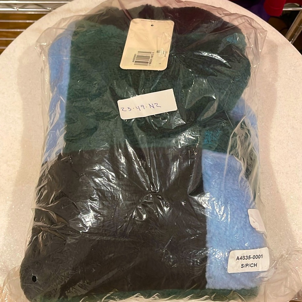 I am selling this Levi’s jacket that is brand new and sealed up!
